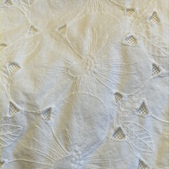 Lucky Brand White Laser Cut Floral Top_Size L - Picture 4 of 5